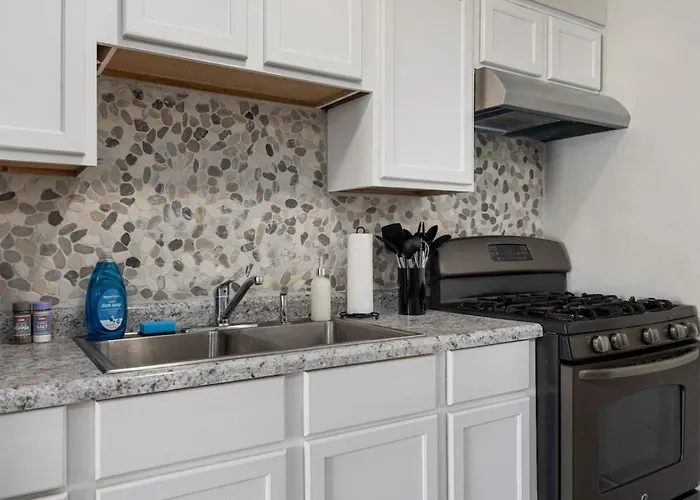 Blue Haven At Hines | Stylish 2bd | Ferienhaus Peoria Heights